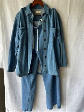 Z Supply Light Blue Denim-Look Shacket and Wide Leg Sweatpant Set Size Small